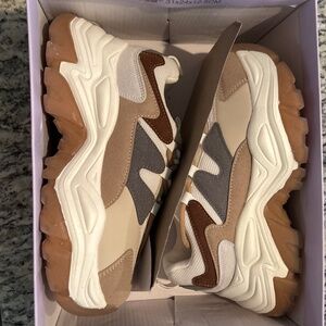 Madden Girl Venomm Sneakers